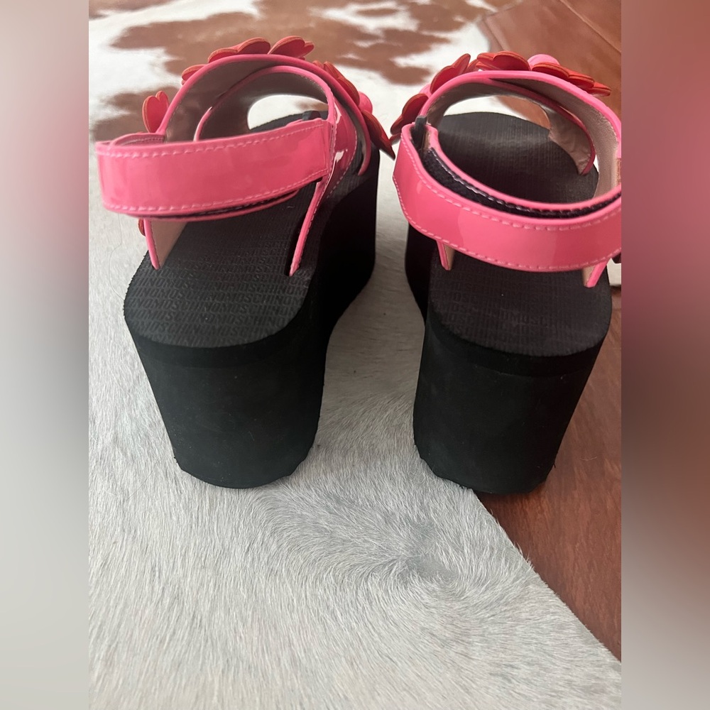 MOSCHINO
Pink & Red Heart Flower Wedge Sandals - Picture 6 of 14